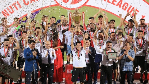 AFC Champions League: Các CLB ở V-League đừng để “bị đá”