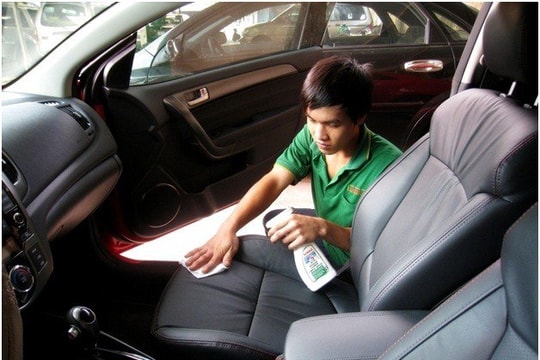 Vệ sinh ghế da trên ô tô thế nào cho đúng?