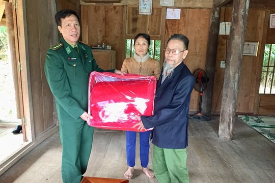 Bộ đội Biên phòng giúp dân ứng phó với đợt rét dự báo mạnh nhất trong năm