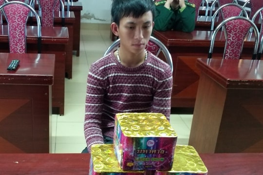 Bắt đối tượng vận chuyển 3,9kg pháo hoa