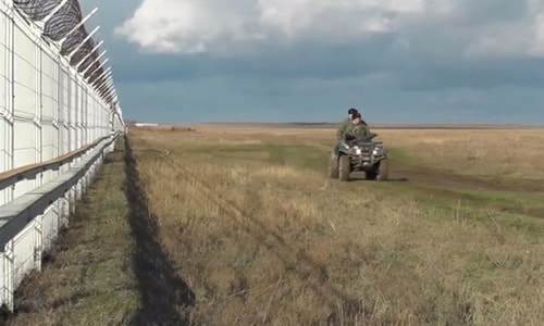 Nga chính thức hoàn thành hàng rào an ninh với Ukraine tại Crimea