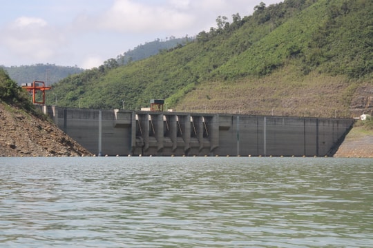 Tính dự báo và định hướng trong hoạt động chất vấn của cơ quan dân cử