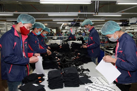 Mức đóng BHXH thay đổi thế nào khi tăng lương tối thiểu vùng năm 2019?