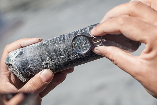 Phát hiện mỏ đất hiếm cực lớn ở Nhật Bản