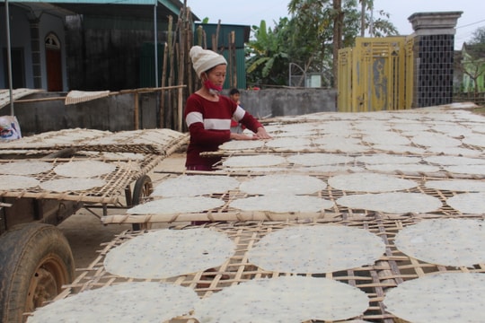 Làng bánh đa sắn Anh Sơn “cháy hàng” dịp cận Tết