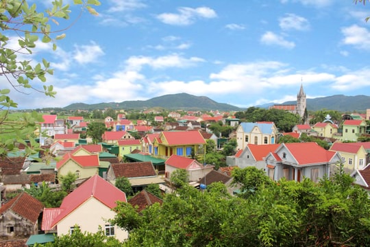 Nghị quyết của Bộ Chính trị về sắp xếp các đơn vị hành chính cấp huyện, xã