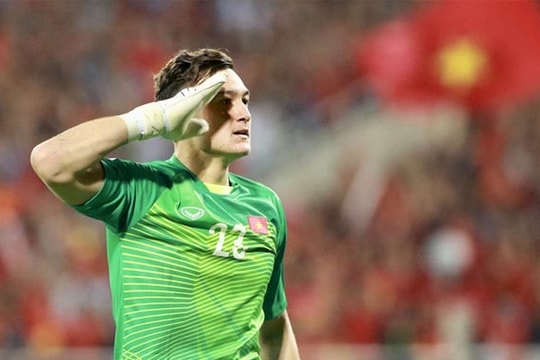 Màn trình diễn ấn tượng của Đặng Văn Lâm tại AFF Cup trước khi sang Thái đi đấu