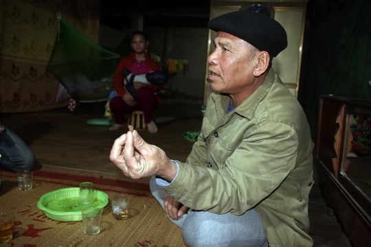 Chuyện về mảnh đạn pháo theo người cựu binh chống Pol Pot suốt 40 năm