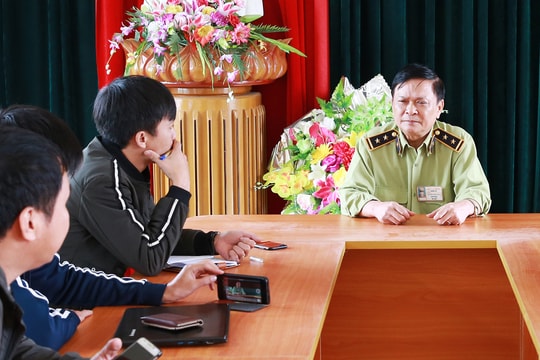 Nghệ An: Tạm đình chỉ công tác 4 cán bộ Đội quản lý thị trường số 8 