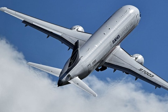 Hoa Kỳ chặn việc cung cấp máy bay Sukhoi Superjet 100 cho Iran