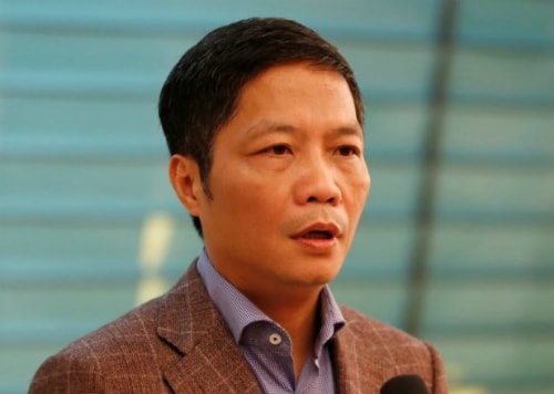 Bộ trưởng Công Thương xin lỗi vì 'xe biển xanh vào sân bay đón người thân'