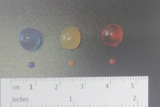 Trẻ tắc ruột vì nuốt hạt nở trong đồ chơi Trung Quốc