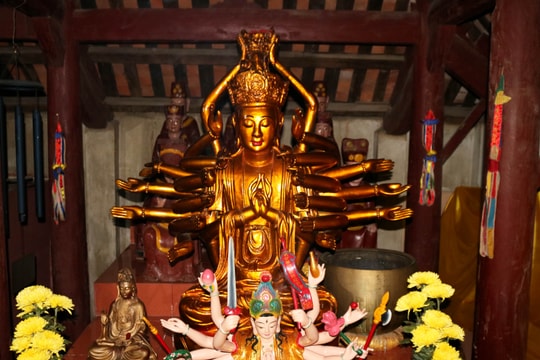 Chiêm ngưỡng tượng Phật 24 tay độc đáo ở Nghệ An