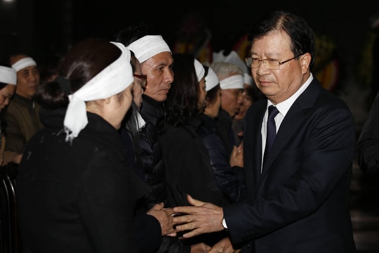 Gia đình, bạn bè tiễn đưa nhạc sĩ Nguyễn Trọng Tạo