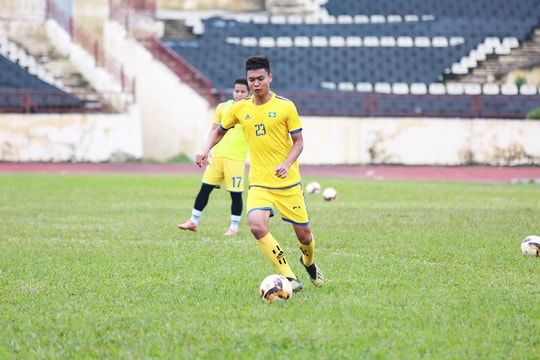 Điểm mặt 10 cầu thủ trẻ SLNA lên đội 1 thử sức