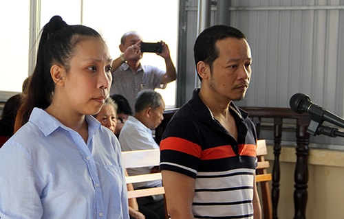 Phóng viên ra giá 700 triệu đồng để "gỡ bài" lĩnh 4 năm tù