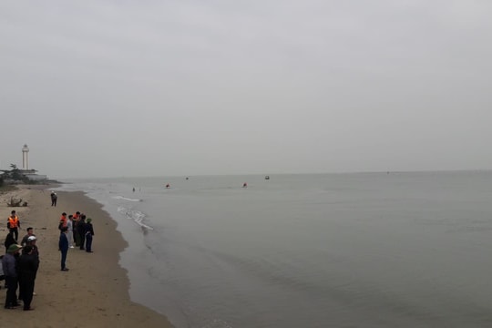 Lội bắt cáy ở biển, nam sinh đuối nước thương tâm