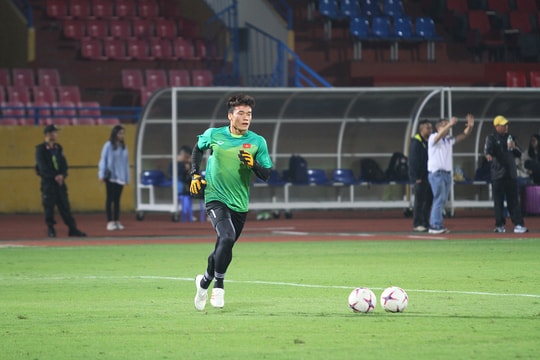 Việt Nam đối đầu Iran: Tại sao không phải là Bùi Tiến Dũng? 