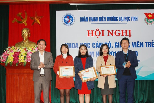 ĐH Vinh khen thưởng 6 cán bộ giảng viên trẻ