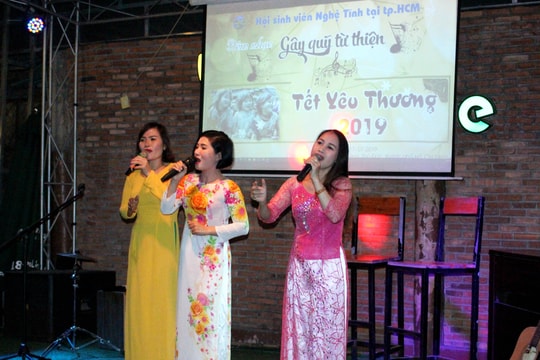 Ấm áp đêm nhạc thiện nguyện “Tết yêu thương” hướng về xứ Nghệ