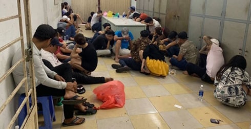 Phát hiện hàng chục “dân bay” phê thuốc trong vũ trường