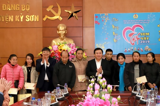 Bí thư Trung ương Đảng Nguyễn Xuân Thắng dự chương trình “Tết sum vầy” tại Kỳ Sơn