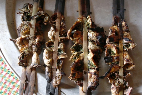 Cá nướng - “linh hồn” bữa cơm ngày Tết của người Thái