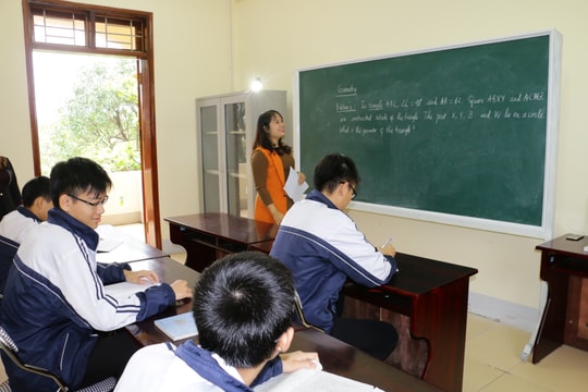 Trường THPT chuyên Phan Bội Châu tuyển bổ sung học sinh lớp 10 năm học 2018 - 2019 