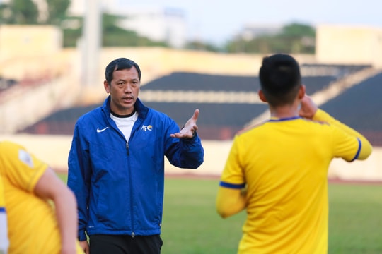 HLV trưởng SLNA: “Việt Nam sẽ có bàn thắng từ tình huống cố định”