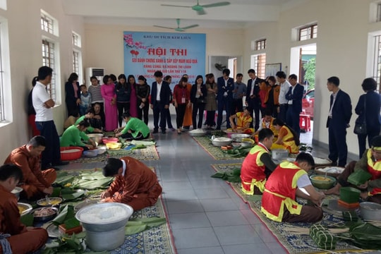 Khu di tích Kim Liên: Sôi nổi hội thi gói bánh chưng và xếp mâm ngũ quả