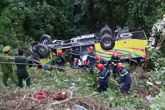 Xe khách, xe giường nằm hai tầng sẽ bị hạn chế lên đèo Hải Vân?
