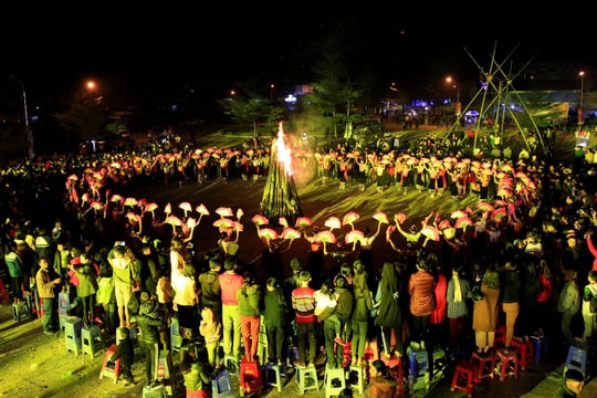 Tưng bừng “Đêm hội sắc xuân miền Tây Nghệ An” năm 2019