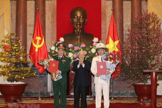 Tổng Bí thư, Chủ tịch nước trao quyết định phong hàm 2 Đại tướng