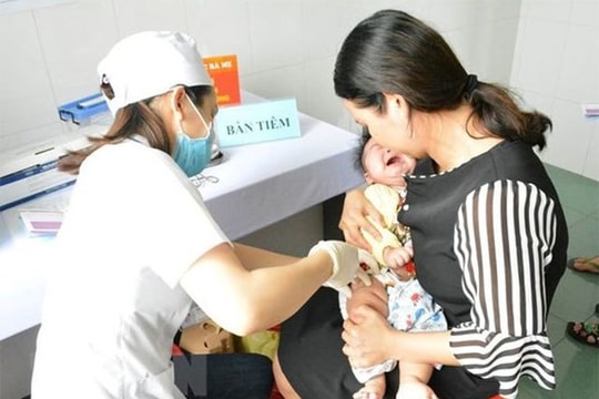 200 trẻ nhập viện theo dõi sau khi tiêm vắc xin Combe Five 5 trong 1