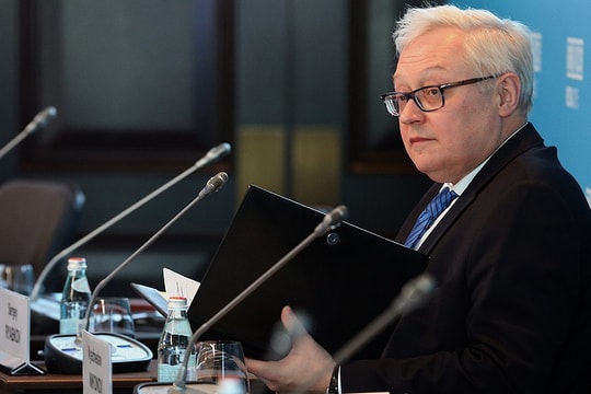 Giới chức Mỹ - Nga bàn về Hiệp ước hạt nhân tầm trung