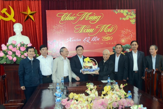 Đồng chí Thái Thanh Quý thăm, chúc Tết Ủy ban Đoàn kết Công giáo tỉnh Nghệ An