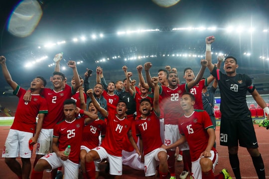 Bóng đá Việt Nam tiến bộ, các nước Đông Nam Á có động thái gì? 