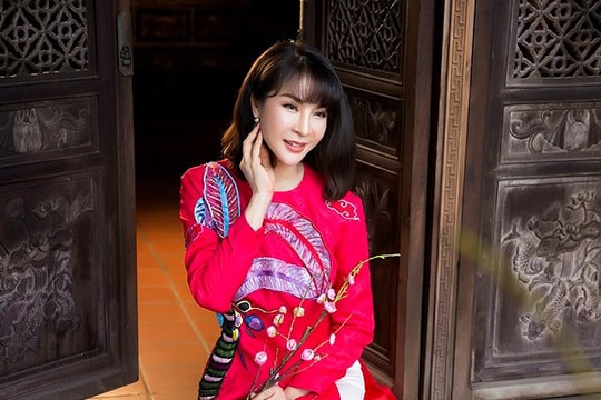 MC Thanh Mai gợi ý áo dài Tết cho chị em trung niên