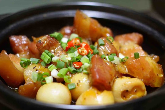 5 món ăn khiến bạn tăng cân vù vù ngày Tết