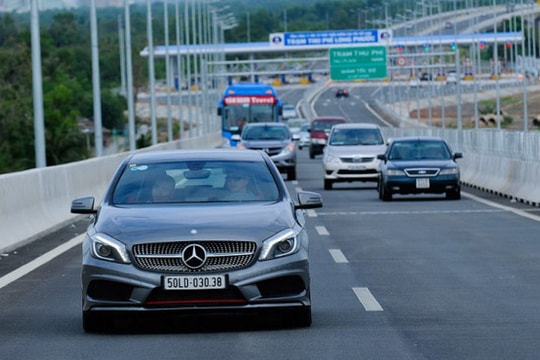 6 lưu ý khi lái ô tô đường dài về quê ăn Tết