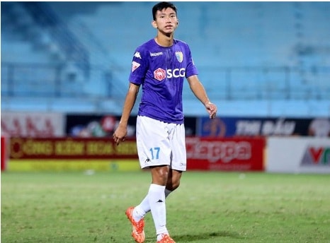 Báo chí Thái Lan đồng loạt đưa tin Văn Hậu sang Muangthong United