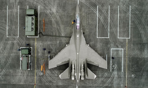 Chuyên gia phương Tây bóc mẽ tiêm kích 'tàng hình' J-16 Trung Quốc