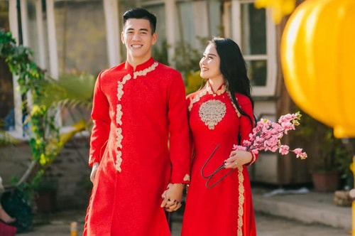 Cầu thủ Việt diện hàng hiệu du Xuân