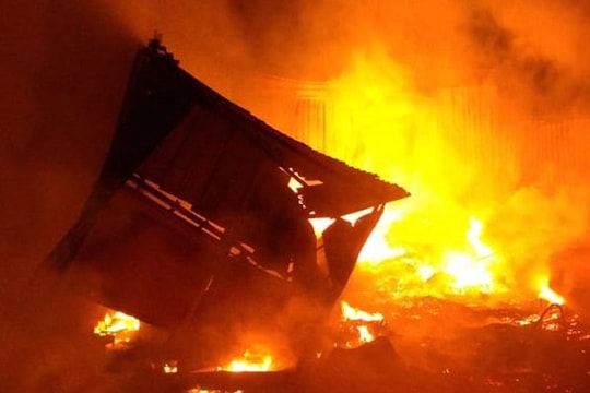 10 cầu thủ Brazil thiệt mạng do hỏa hoạn; FIFA vào cuộc vụ chuyển nhượng tân binh Sala