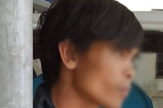 Giải cứu bé gái 2 tháng tuổi bị cha ruột ngáo đá ôm tử thủ