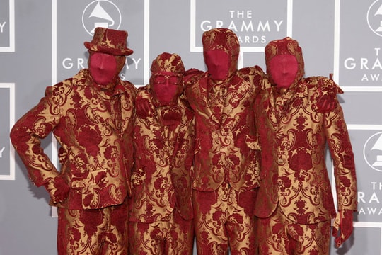 Những trang phục kỳ quái trong lịch sử Grammy