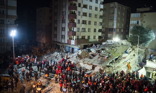 Sập chung cư ở Thổ Nhĩ Kỳ, 17 người chết
