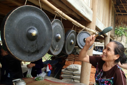 Người Thái xứ Nghệ vui Tết họ