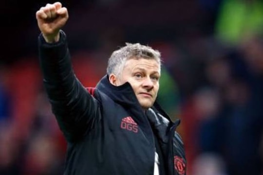 Solskjaer làm HLV MU dài hạn; Ronaldo rút ngắn cách biệt Messi ở cuộc đua Chiếc giày vàng