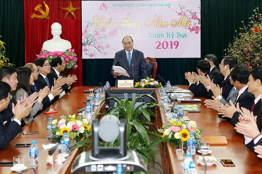 Thủ tướng Chính phủ Nguyễn Xuân Phúc làm việc với Ngân hàng Chính sách xã hội 